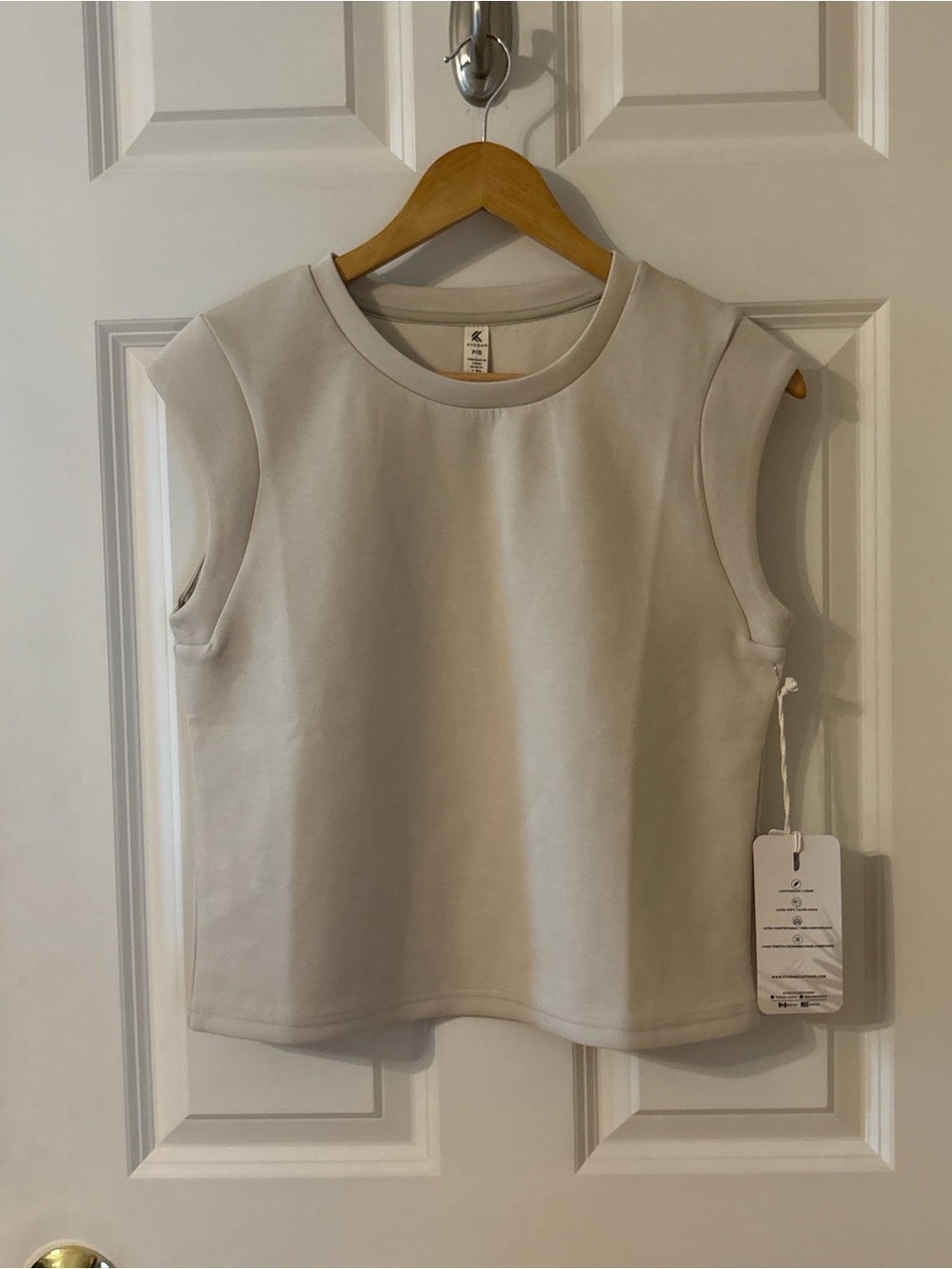 NWT Kyodan Sleeveless Crewneck Tank Top in Light Beige - Picture 2 of 8